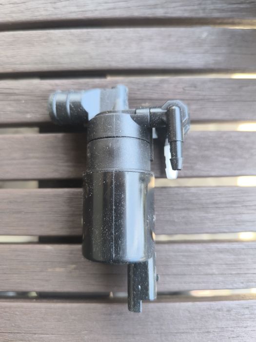 Моторчик насос омивача вікон Віваро Трафік берлінго Лагуна Пежо ніссан