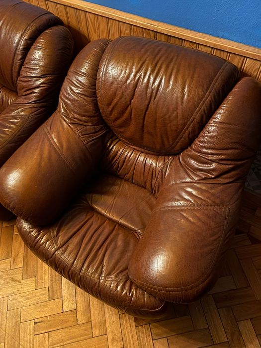 Sofá, poltornas e pufes