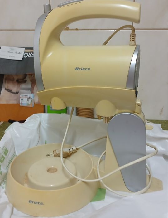 Batedeira marca Ariete