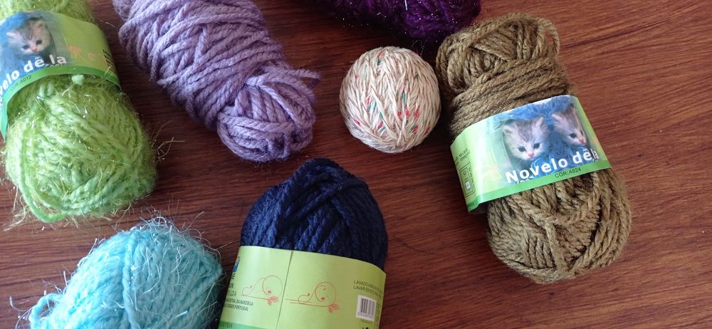 Novelos de lã várias cores