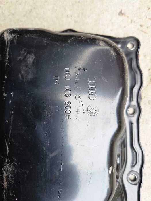 Піддон масляний двигуна 06J103600H