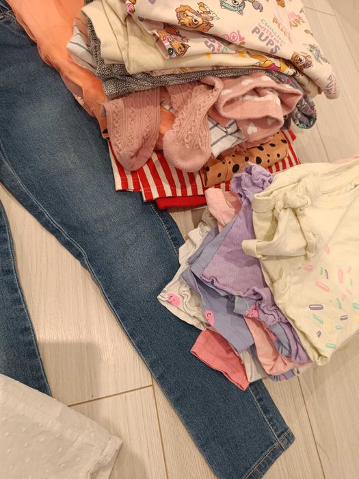 Kilka worków ubrań dla dziewczynki rozmiar 122-128, różne marki