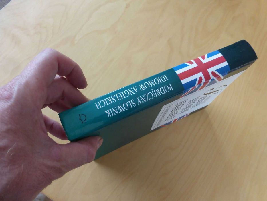 Podręczny słownik idiomów angielskich. Tomasz Wyżyński