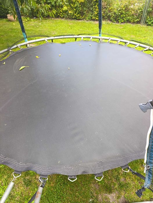 Trampolina ogrodowa dla dzieci
