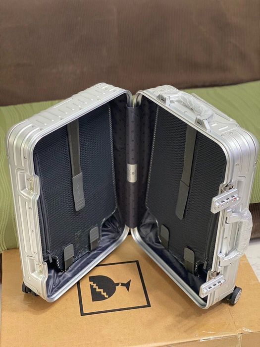 Rimowa Cabin size luggae