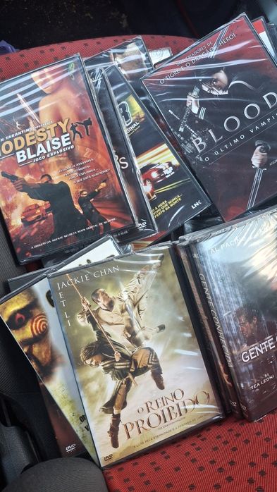 Lote 30 dvds quase todos selados