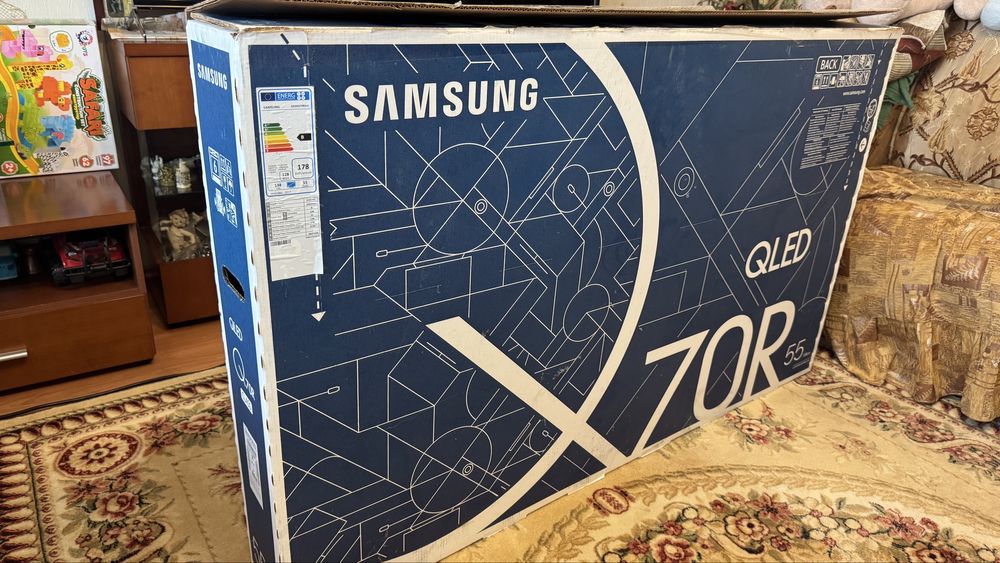 Телевізор Samsung Q70r 55