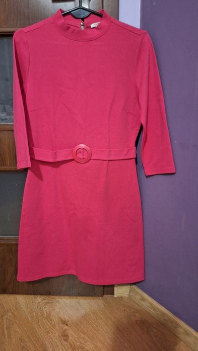 Piękna sukienka w kolorze fuksji rozmiar 36/38