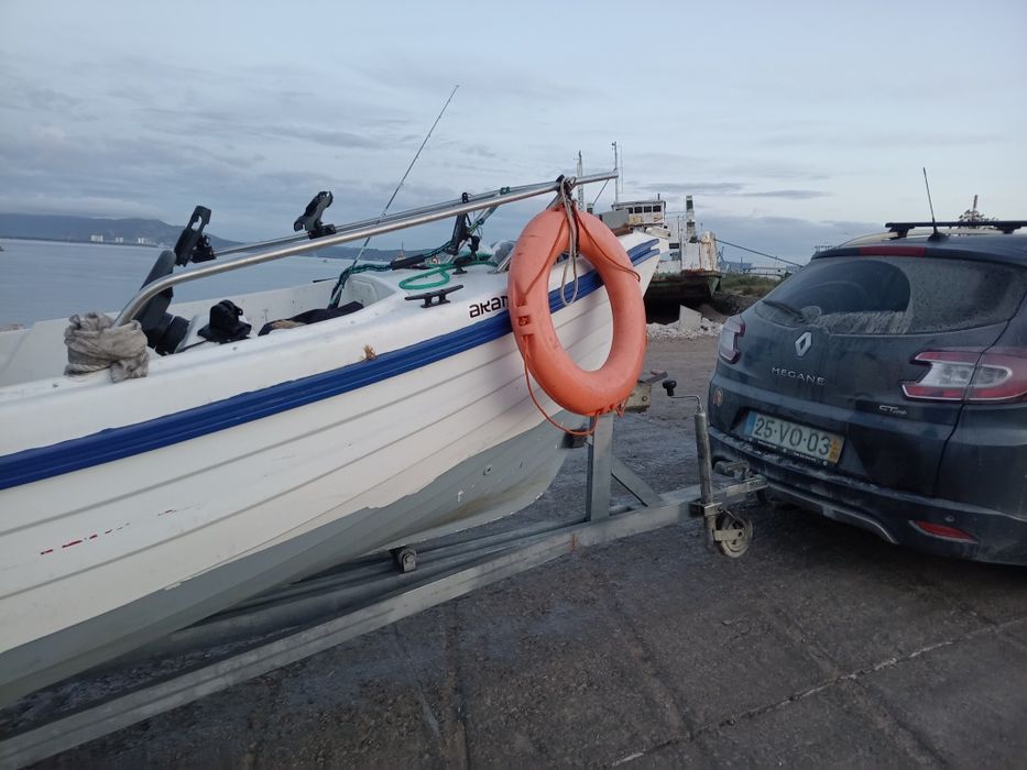 Barco 5 Mt motor Susuki 30 hp com atrelado novo
