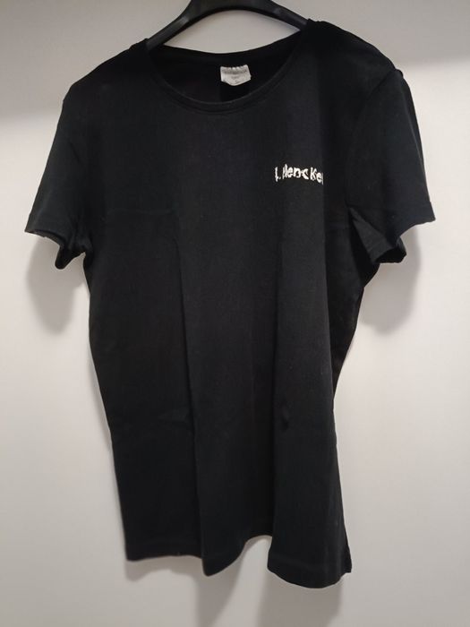 Czarna koszulka z nadrukiem