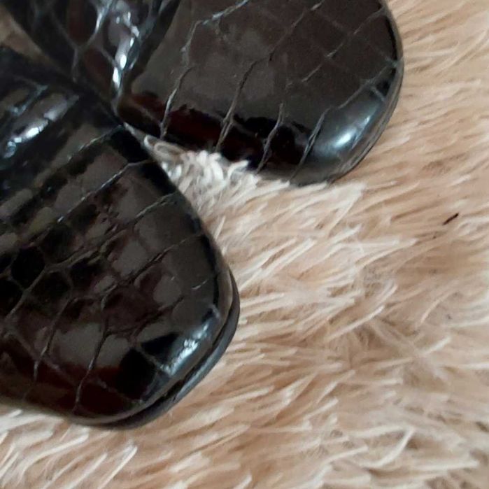 Сапожки  кожа 39р тисненые