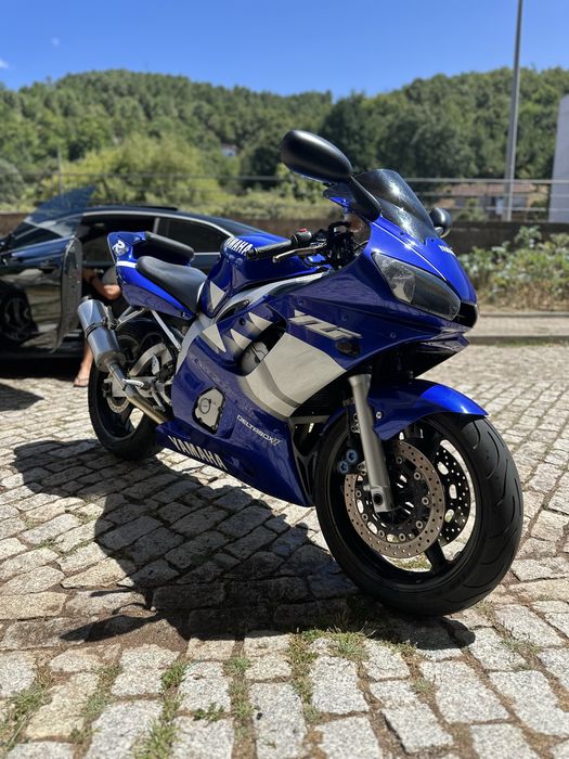 Yamaha R6 “02, mota em excelente estado de conservação