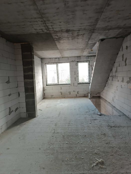 Готовий таунхаус біля озерв Петропавлівська Борщагівка