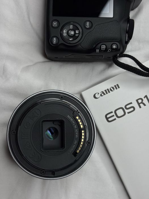 Canon EOS R100 (RF-S 18–45mm IS STM)