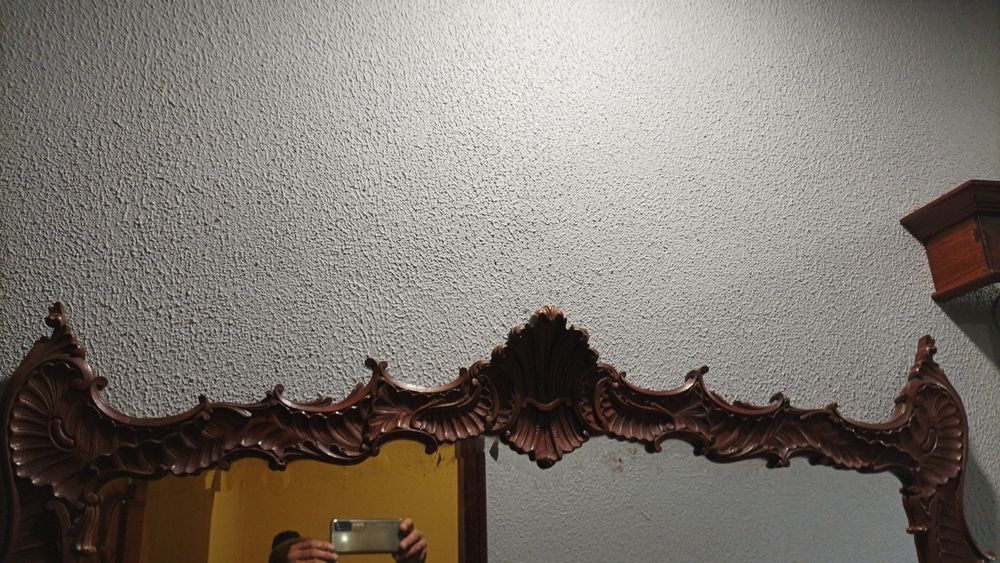 Caixilho em Madeira de Mogno maciça