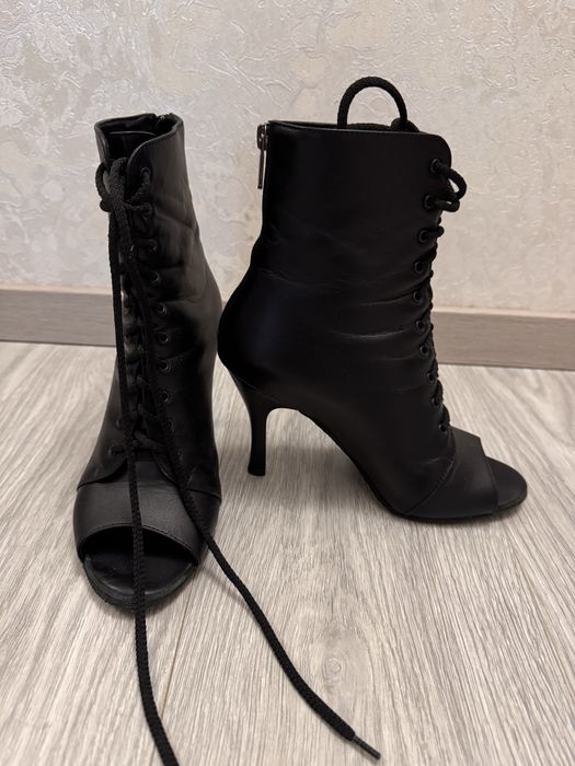 Танцювальні туфлі High Heels