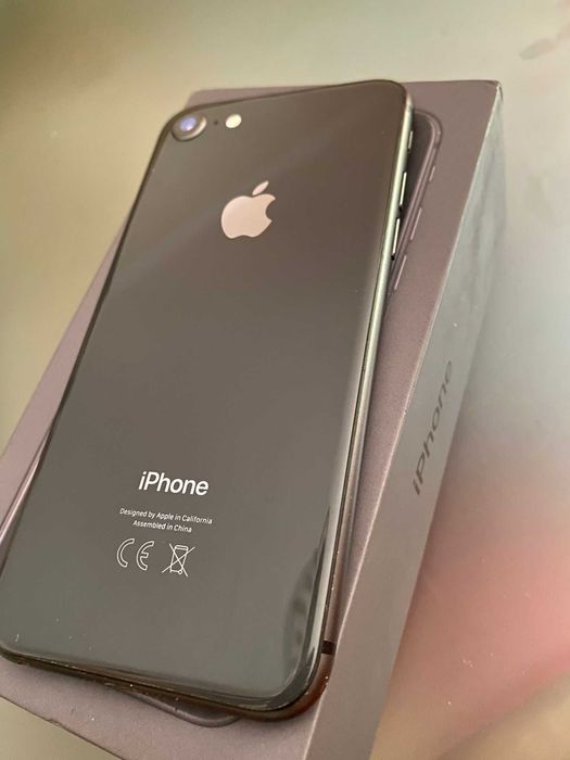 iPhone 8 in excellent condition64551831439234121