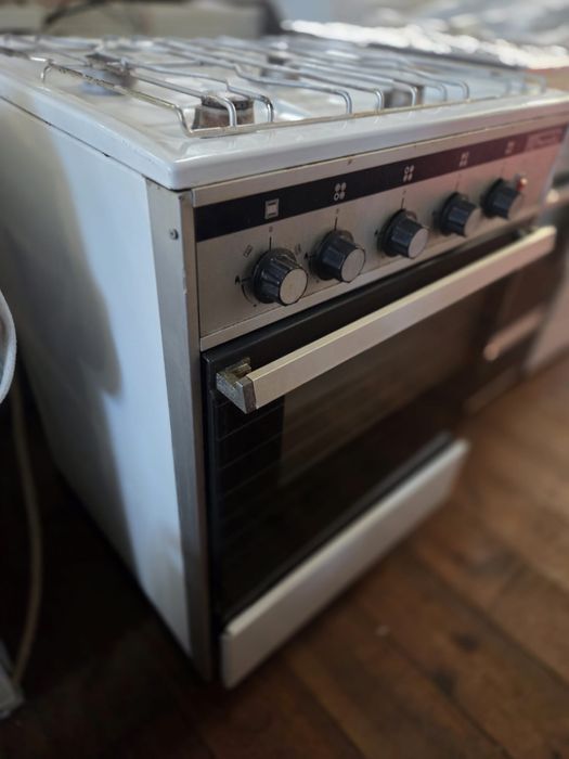 Fogão em bom estado