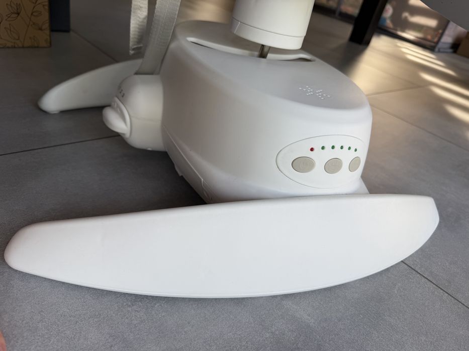 Bujaczek leżaczek elektryczny obrót 360°panel sterowania 0-9kg Lionelo Iris