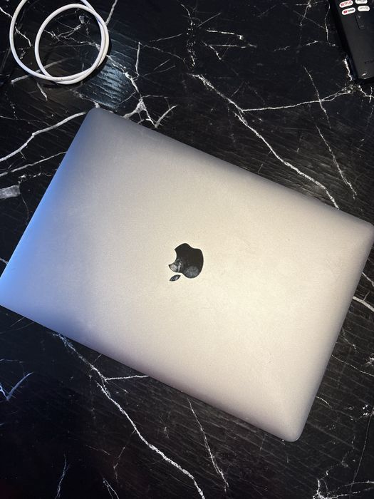 Продам MacBook Pro