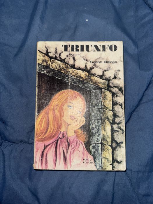 Livro antigo Triunfo *Sarah Beirão