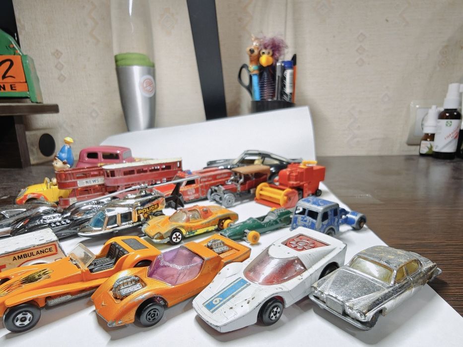 Машинки модели hot wheels matchbox majorette ertl