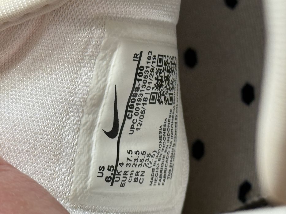 кросівки Nike Zoom 2K