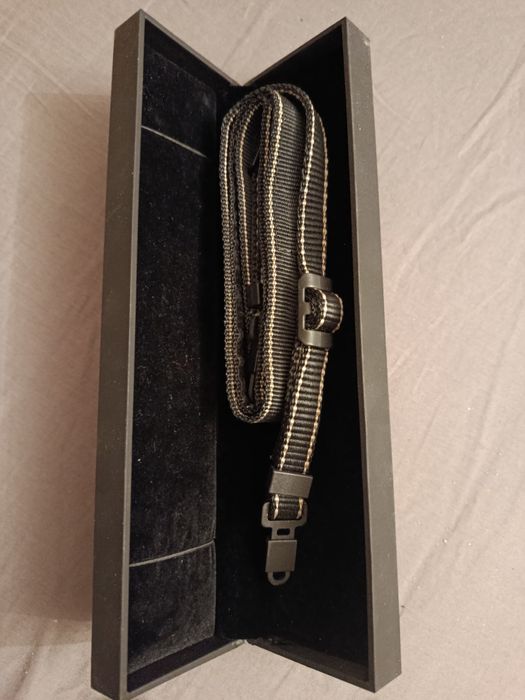 Polaroid slr 680 SX 70 oryginalny pasek limitowana edycja złota nitka