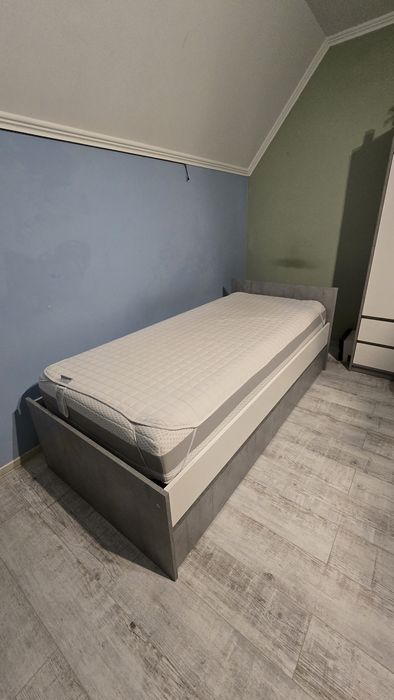 Ліжко односпальне з матрацом