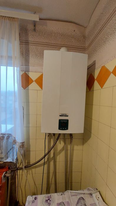 Продам 2-кімнатну квартиру. Вул.Стависька,33.