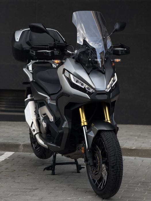 HONDA X-ADV 750 - Como Nova!