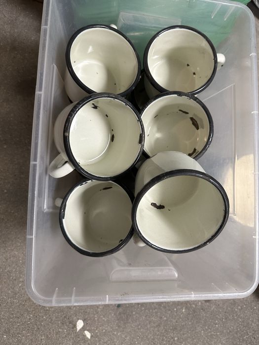 Kubki emaliowane. 20 sztuk.