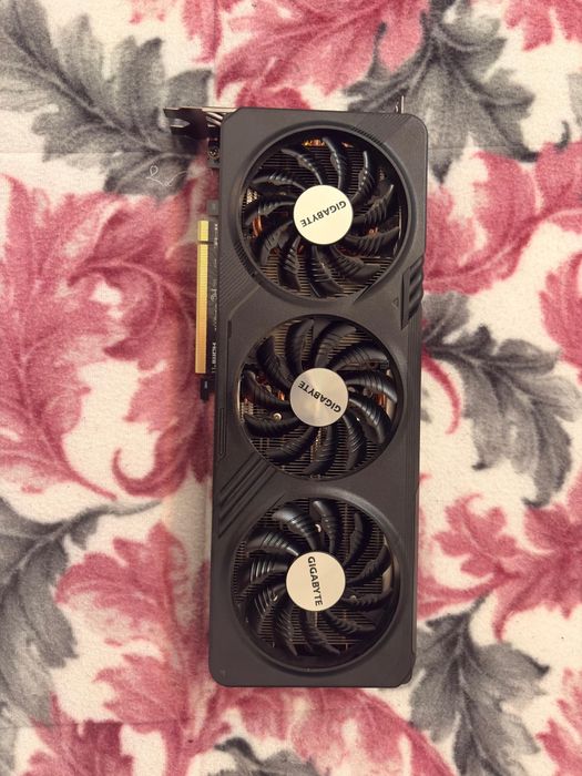RX 7600 XT 16GB – Excelente estado
