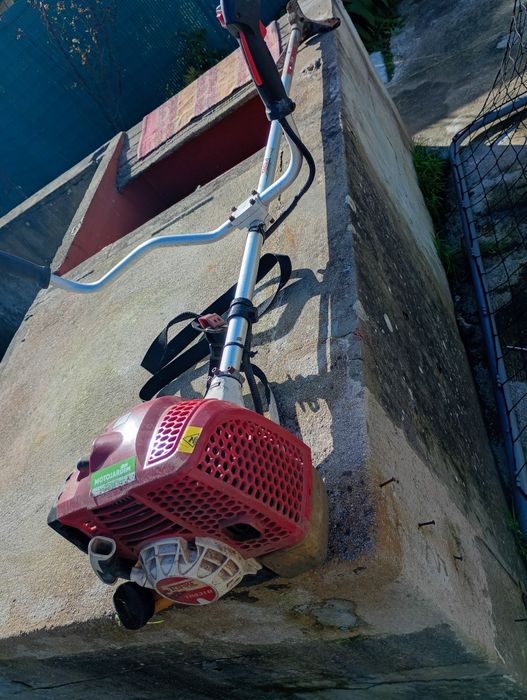 Roçadora a gasolina