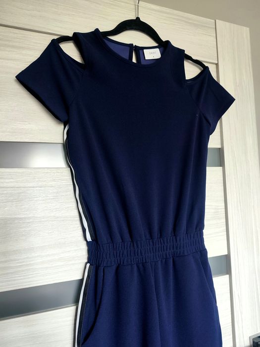 Elegancki kombinezon M z lampasami