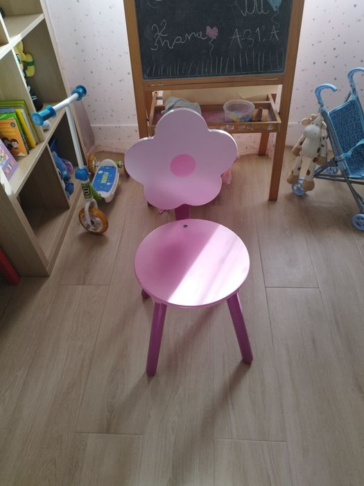 Cabide e cadeira de criança