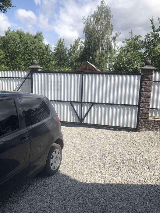 Продаж част.будинку в р-ні монастиря