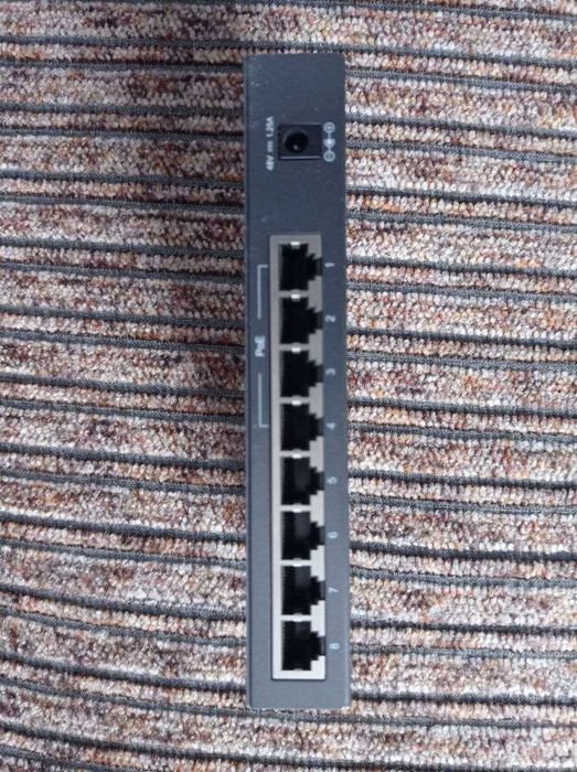 Desktop switch 8 port TP-Link TL-SF1008P