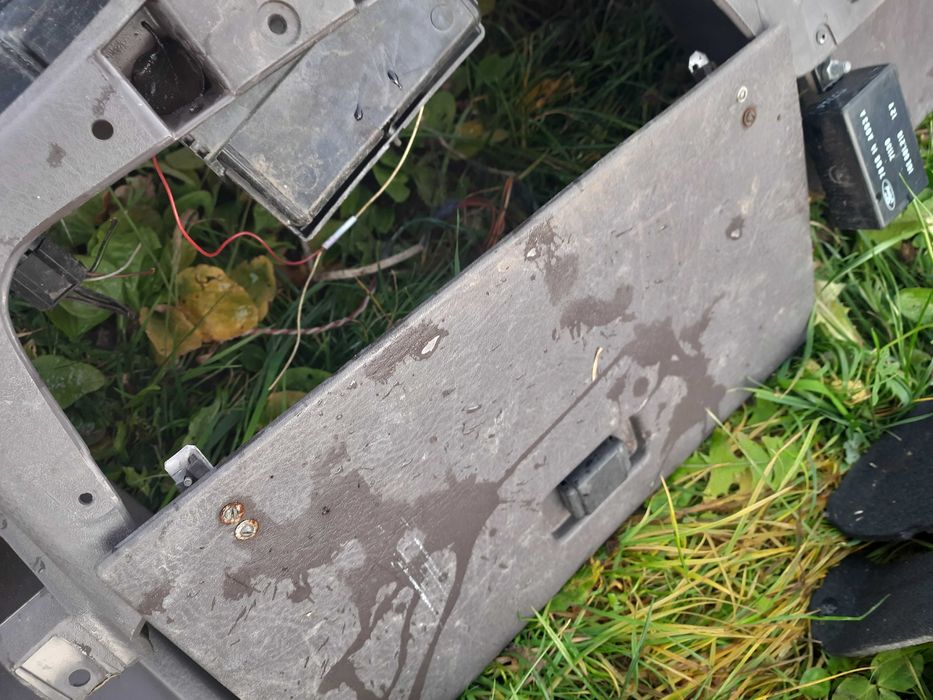 Торпеда консоль панель приборів приладів Форд Сієрра МК1