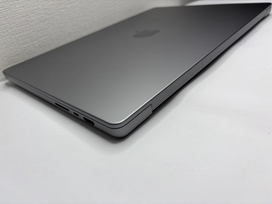 MacBook Pro Retina 16 2021 M1 Pro 16GB,1TB SSD Space