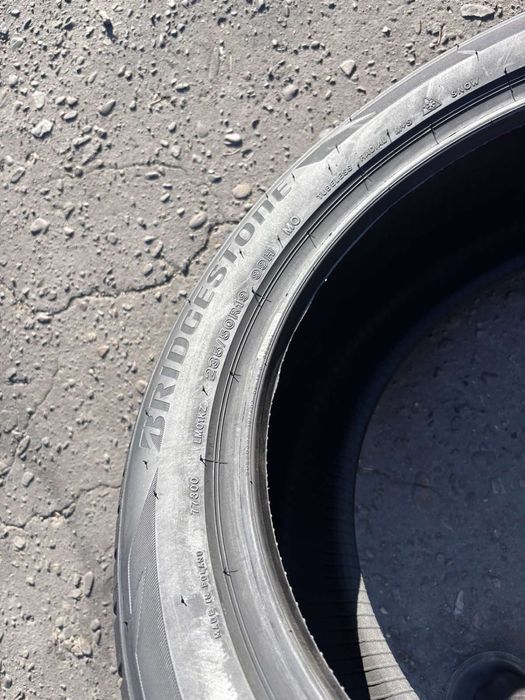 Шини нові 235/50 R19 Bridgestone зима