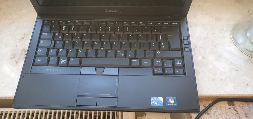 Dell latitude E4310 ładny stan + torba