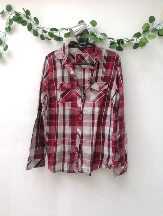 Camisa Axadrezada em tons vermelhos