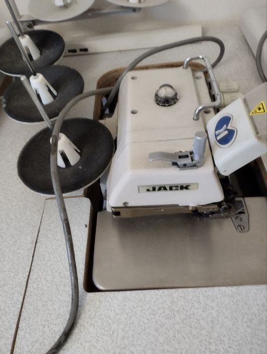 Продам швейные машинки!!