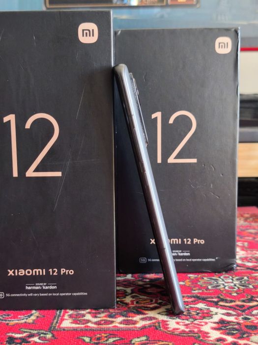 Dois 2 Xiaomi 12 Pro (condições semelhantes)