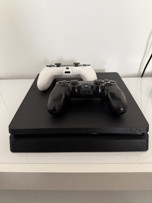 Konsola PS 4 Slim