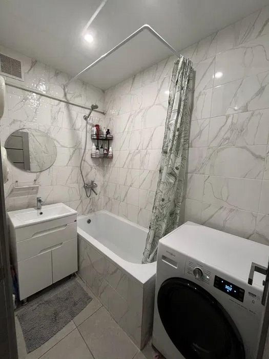 Продам 3-комн квартиру в районе Космонавтов ул.