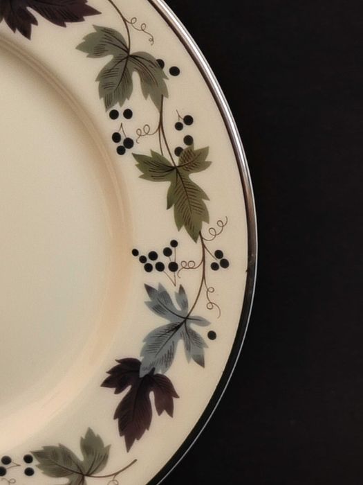 Zestaw kawowy angielski Royal Doulton ,,Burgundy"