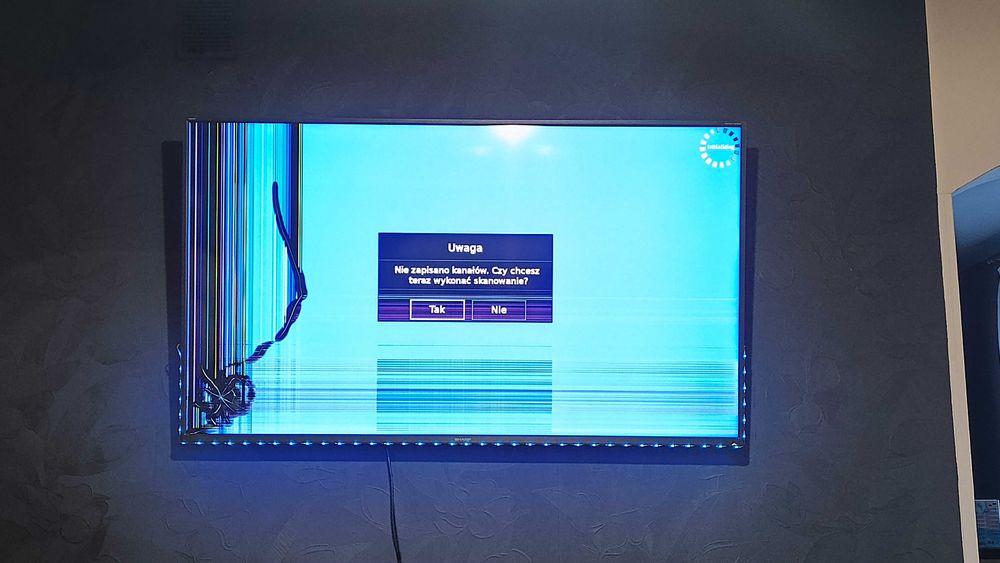 TV SHARP 65 cali uszkodzony