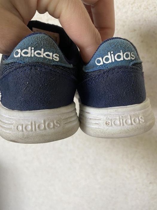 Кросівки adidas розмір 21. (устілка 12 см)